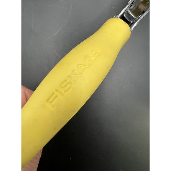 Fiskars‎ Hand Punch-Star, .25" F2300-2353 - Picture 2 of 4